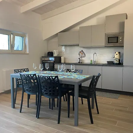 בית נופש Cilento Contemporary House Con Idromassaggio Jacuzzi אבולי